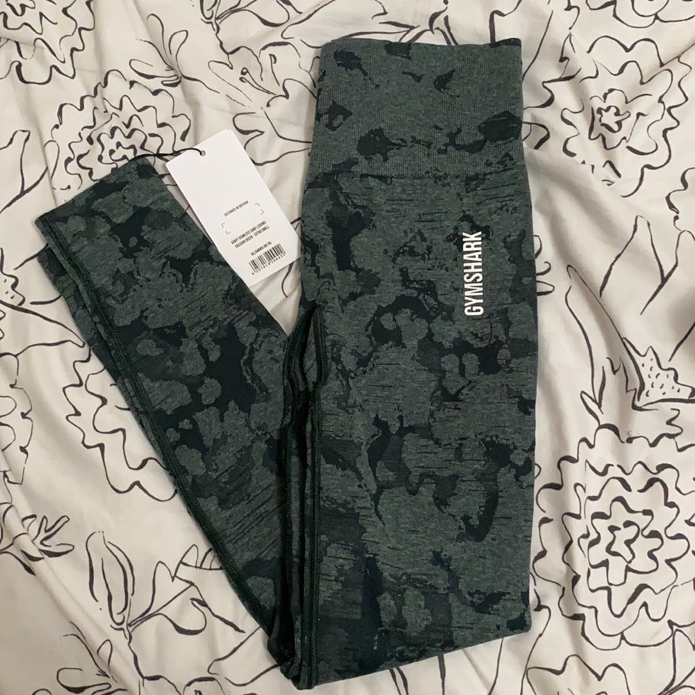 defective gymshark adapt camo leggings